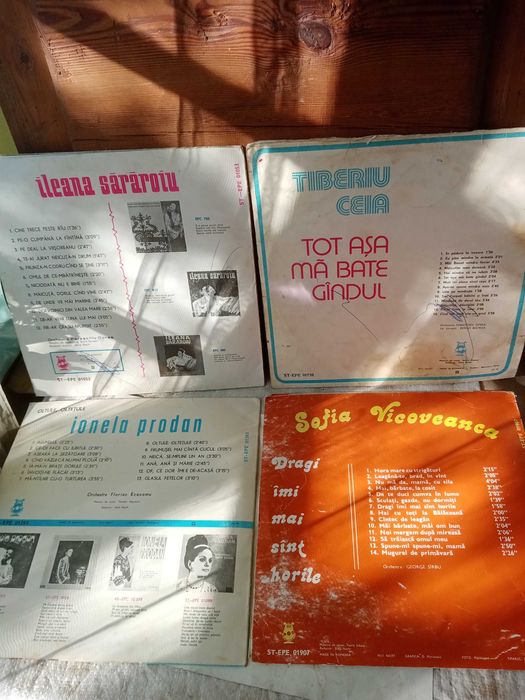 17 bucăți discuri de vinil din perioada comunistă