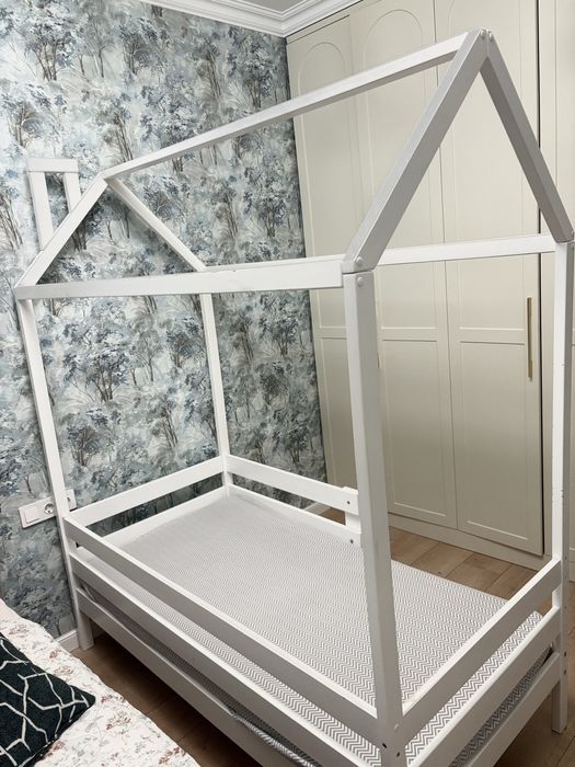 Кроватка-домик.