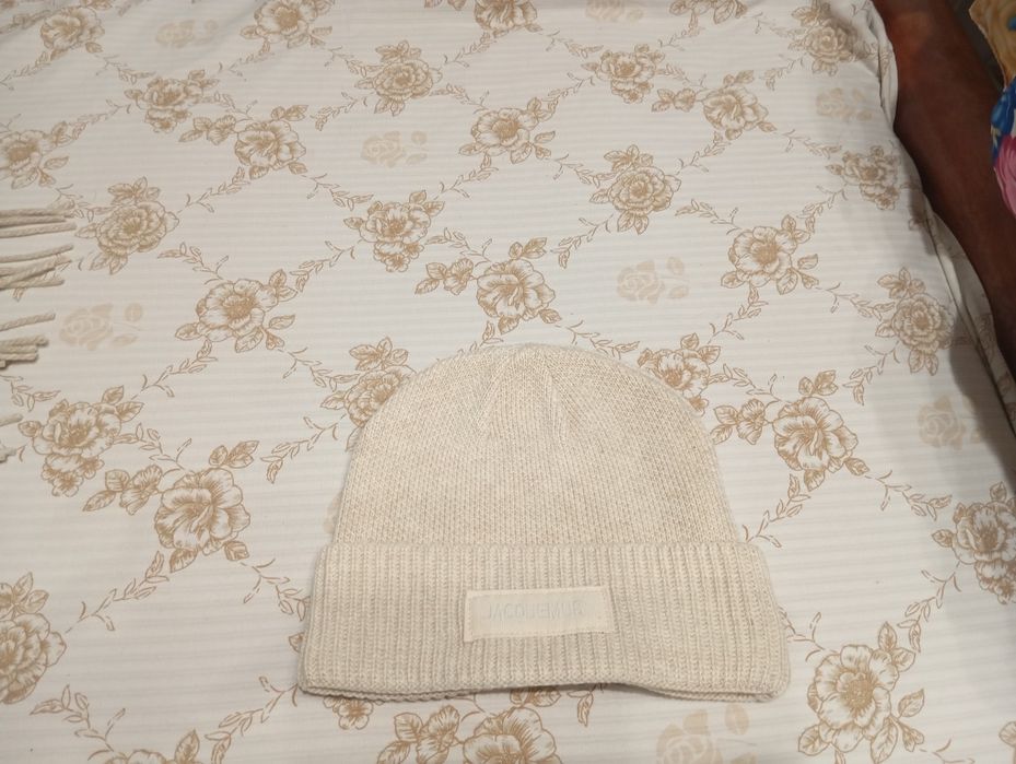 Продам шапку с шарфом