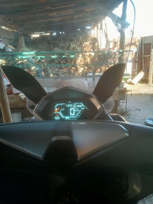 Skuter tmax 150 kub