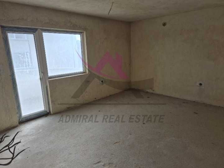 Продава се Четиристаен апартамент в Варна, Левски - 138 кв.м за 991 €/кв.м - Снимка #1