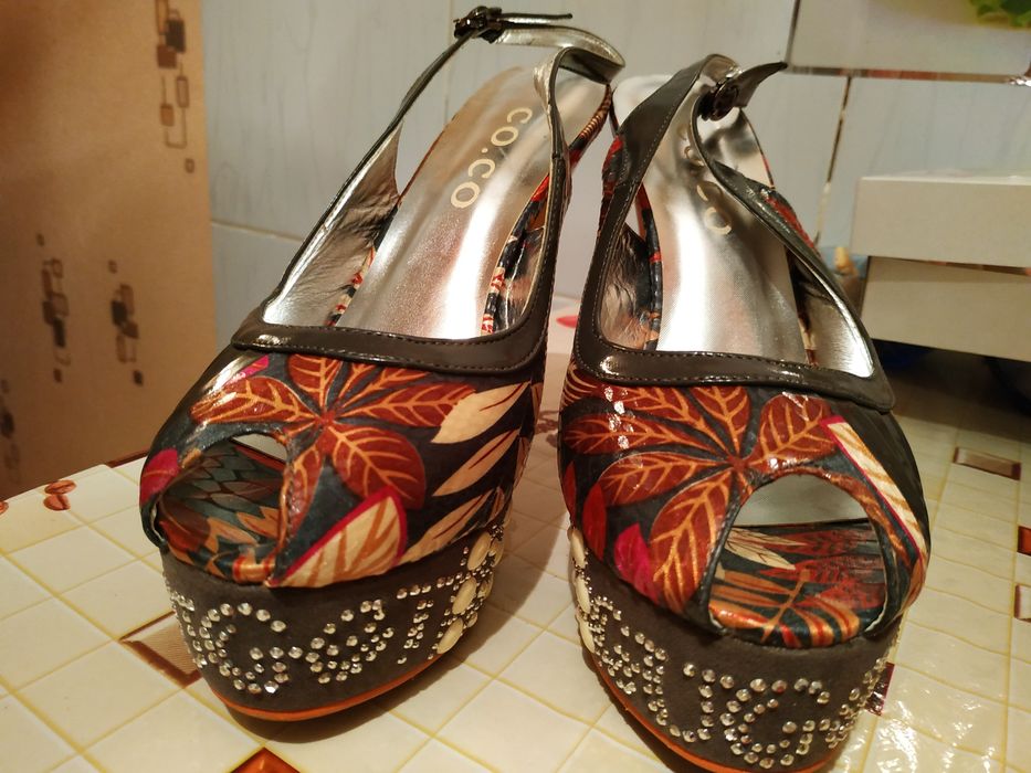 Босоножки на платформе