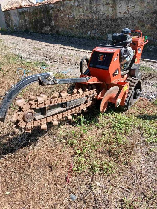 Каналокопател Ditch Witch C30X