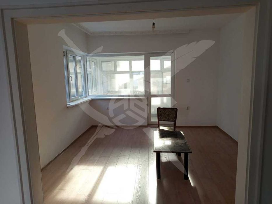 Дава се под наем Тристаен апартамент в Варна, Гръцка махала - 100 кв.м за 1097.01 € - Снимка #5