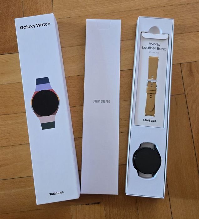 Часовник Samsung Galaxy 5