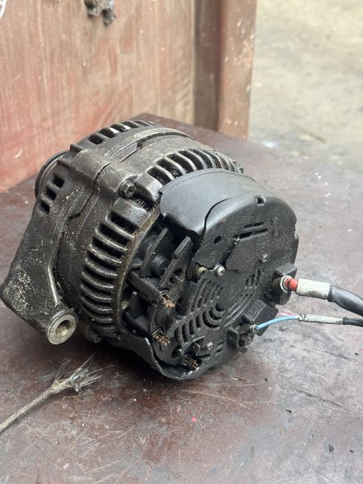 Генератор Mercedes M111 (C180, C200, E200) — Привозной