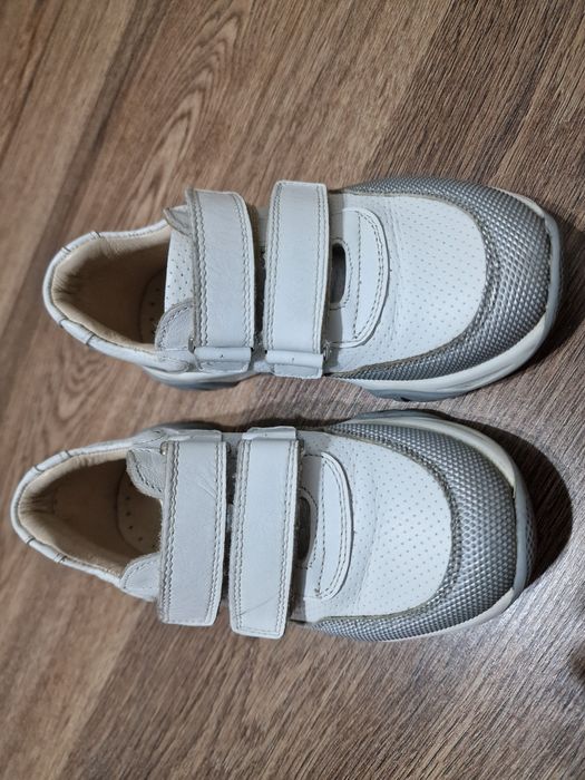 Продам кроссовки