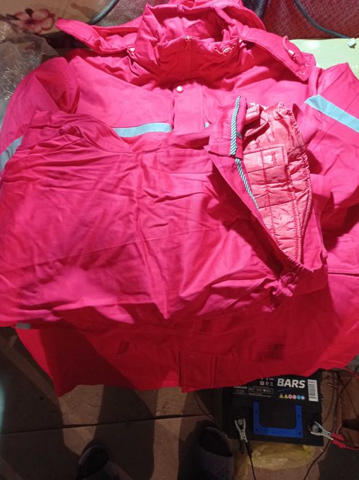 продам сепцодежу  зима 56р.