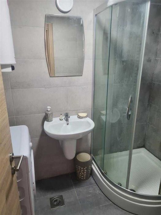 Дава се под наем Двустаен апартамент в София, Зона Б-18 - 56 кв.м за 408 € - Снимка #2