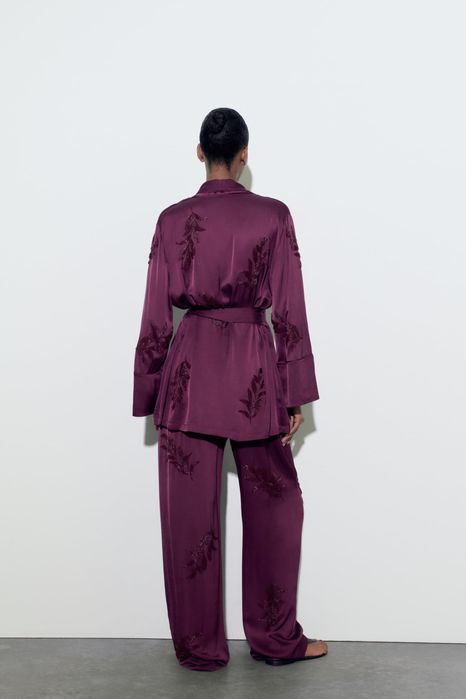 Zara чисто нов сатениран комплект от две части с бродерия и мъниста
