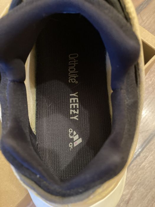 Adidas Yeezy 700