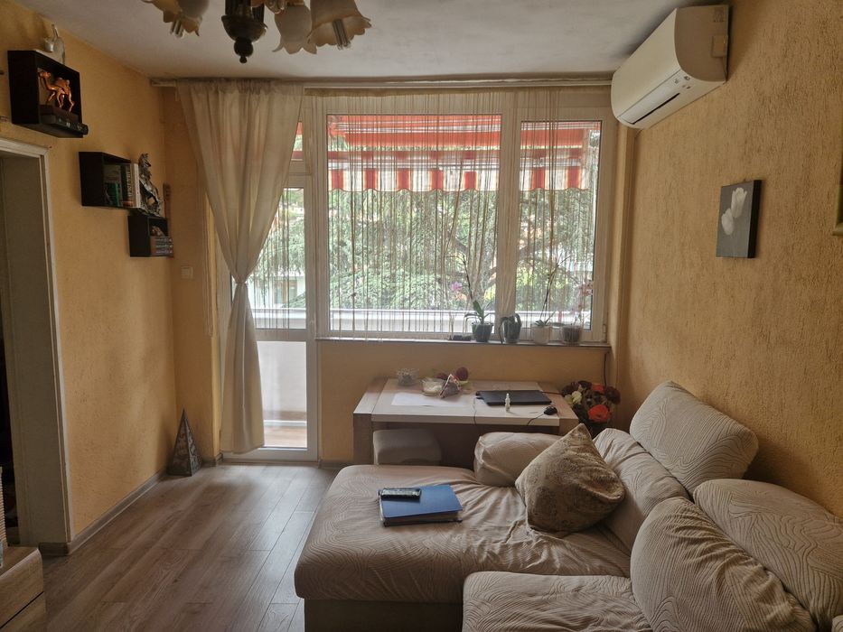 Продава се Двустаен апартамент в Асеновград - 63 кв.м за 688 €/кв.м - Снимка #2