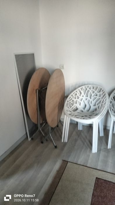 Продам столы и стулья