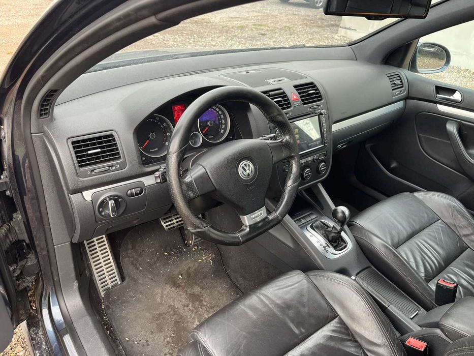 Продавам Голф 5 GTI 2.0 TFSI 200кс. бензин на ЧАСТИ, имам и други коли