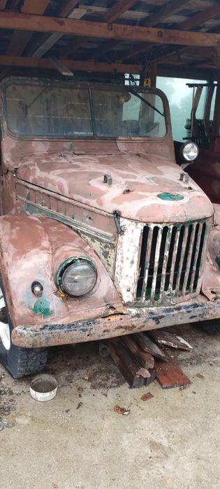 Продавам Газ 69.