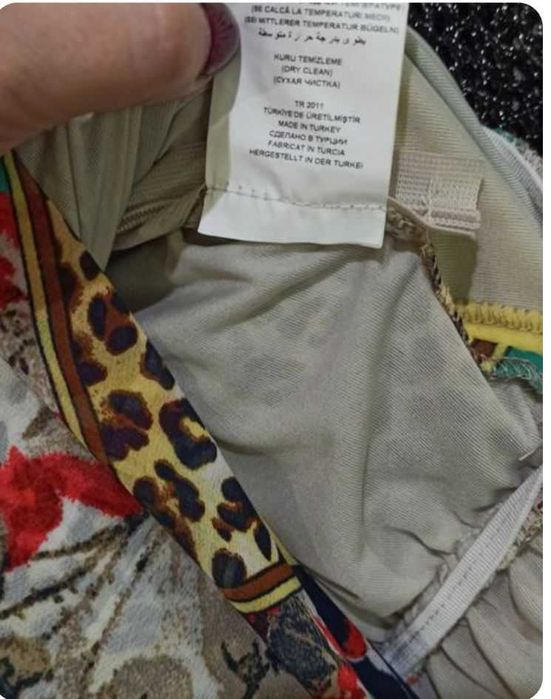 Продавам разкошен летен сарафан изглежда  размер М