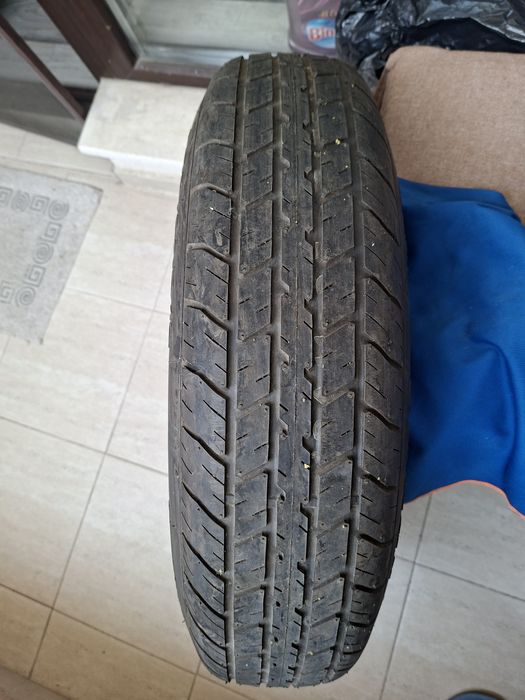 Резервна гума Т 175 90 R 16 за бус