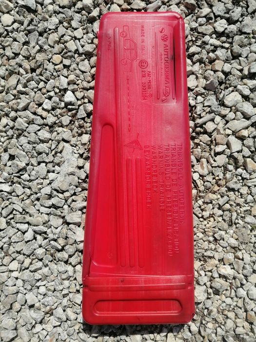 Авариен триъгълник