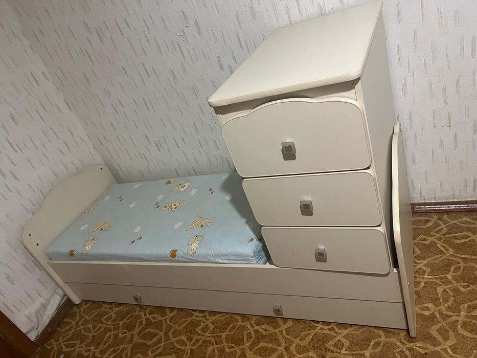 Продам детскую кроватку