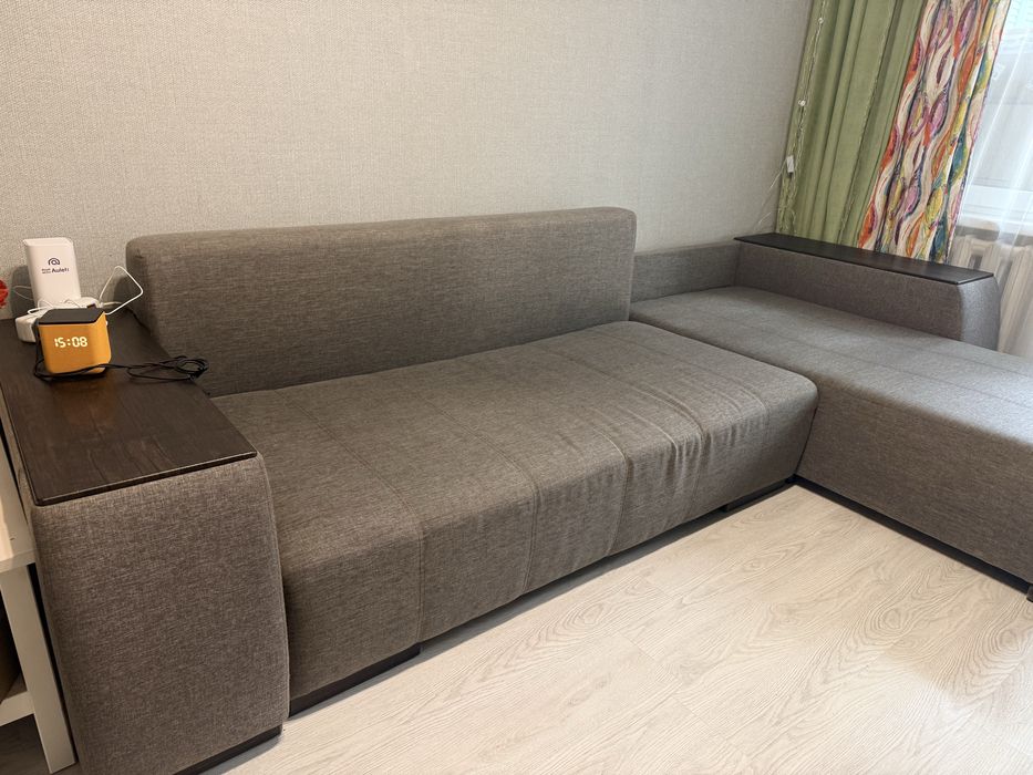 Диван угловой в хорошем состоянии