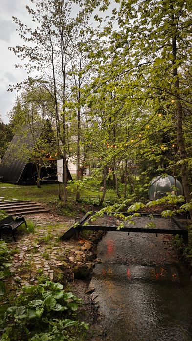 CABANE A-FRAME de închiriat cu ciubar la Predeal