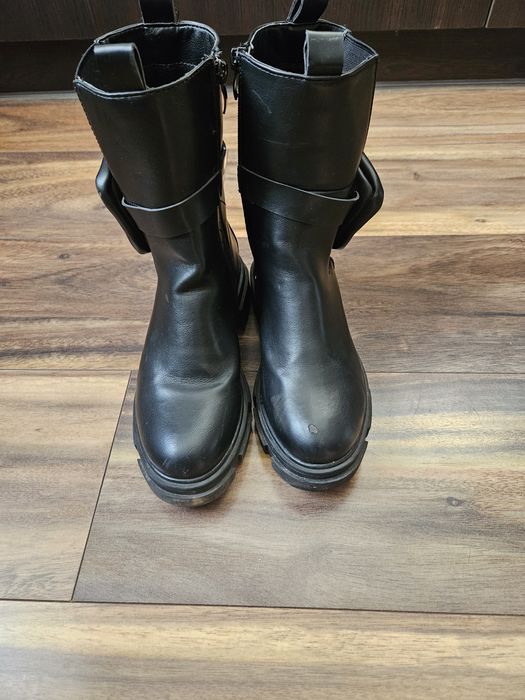 Черни маркови кубинки