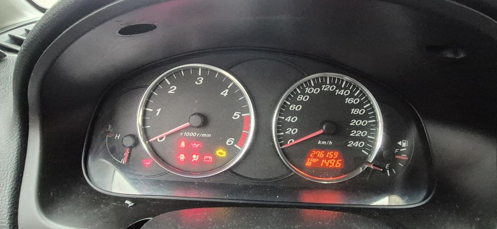 Мазда комби 6 2004година