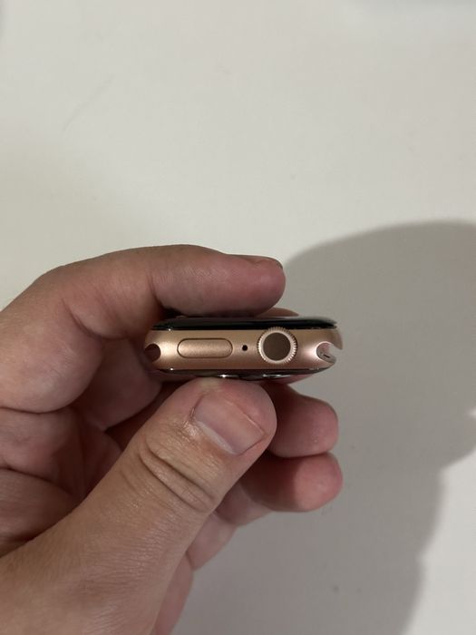 Продам apple watch 6 40mm