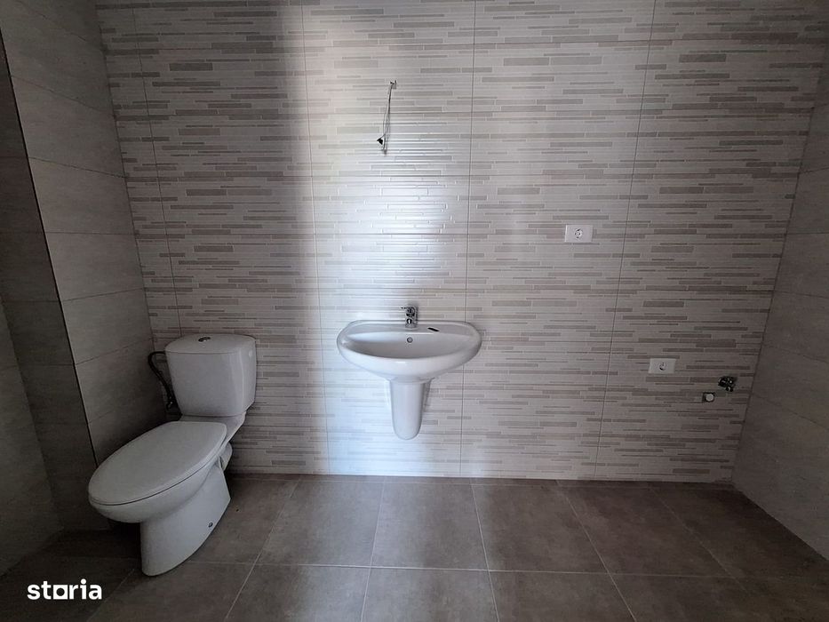 Ap. 3 camere decomandat, 2 bai, debara, 91 mp utili, PARCARE INCLUSA