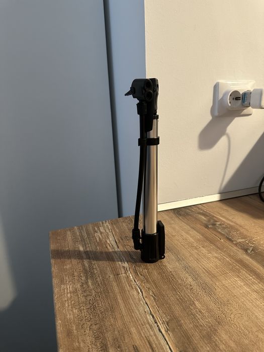 Pompa de picior bicicleta