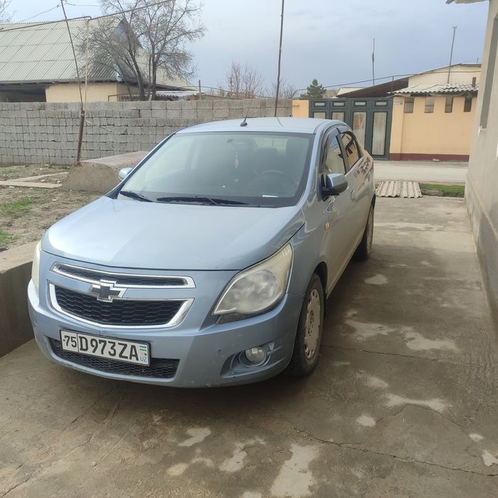 Mashina Shevrolet koblt