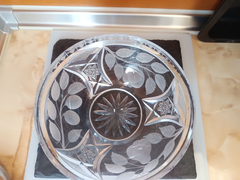 Кристална купа за плодове и кристална захарница