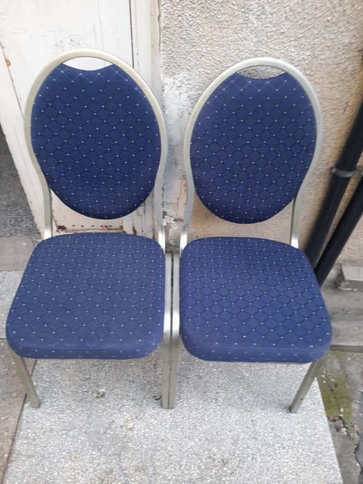 Vînd două scaune bucătarie*