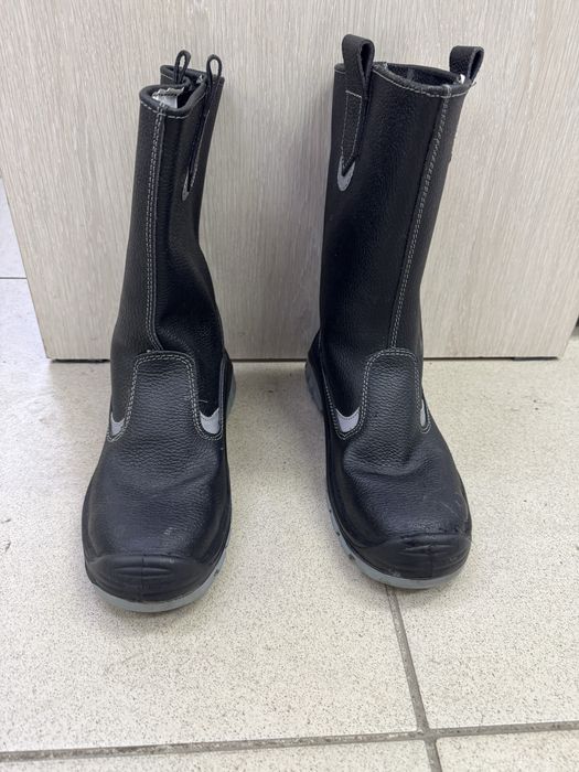 Сапоги и кроссовки 43 размера