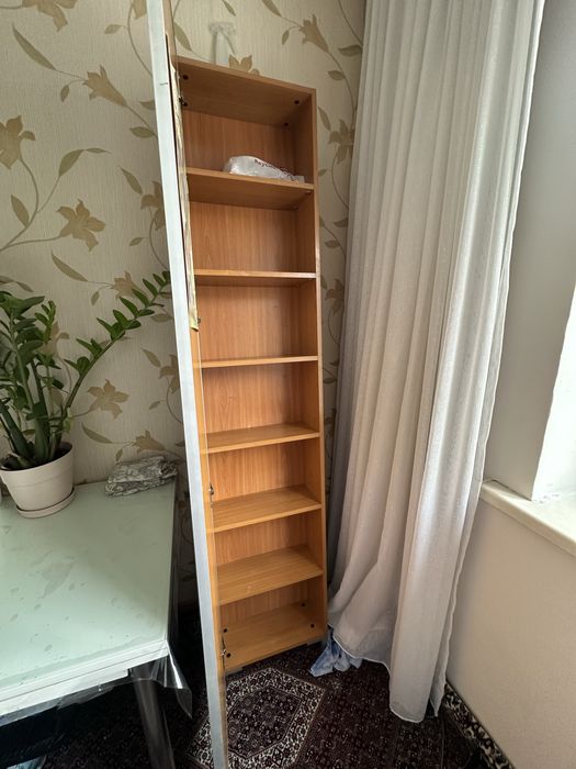 шкаф-пенал с зеркалом