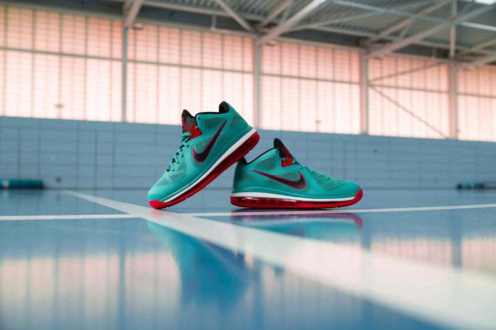 Liverpool FC Nike LeBron 9 Low