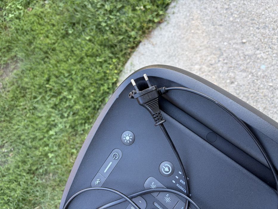 vand boxa jbl 310