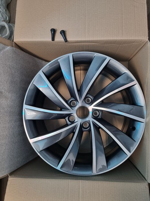Jante noi 18' aluminiu vopsea metalizata antracit (gri) Skoda Superb 3
