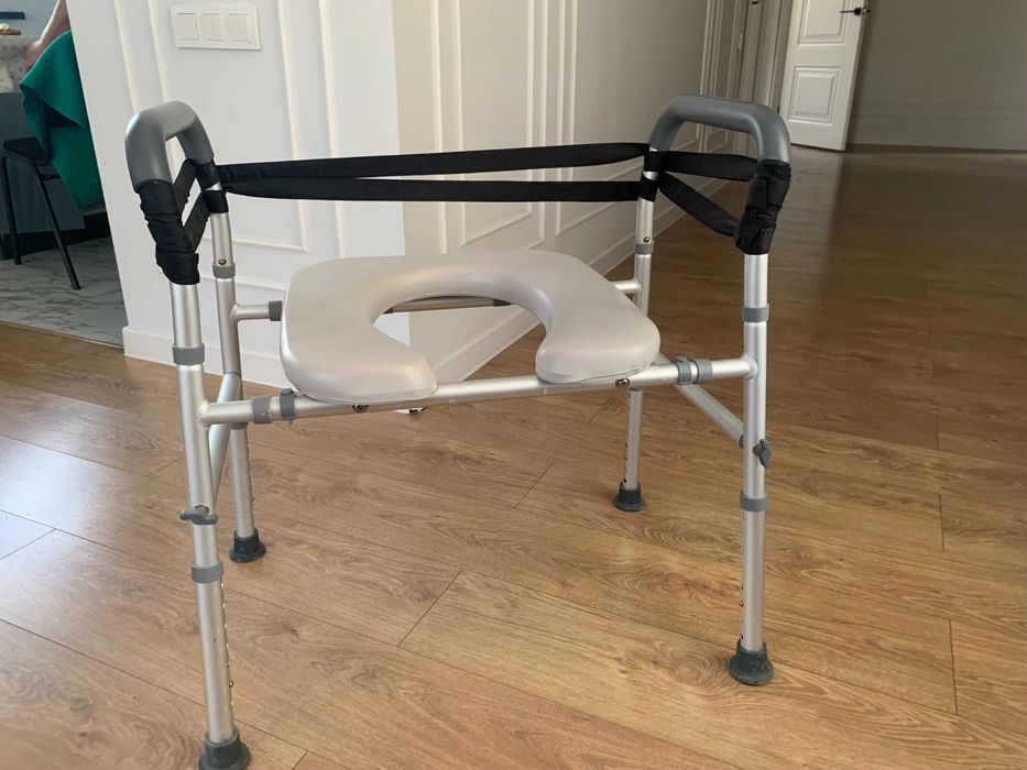 сиденье для унитаза с ручками