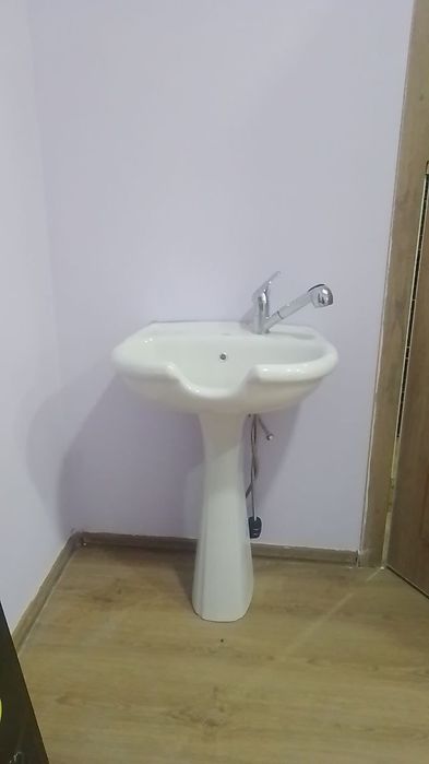 Sartaroshlar rakvinasi sotiladi