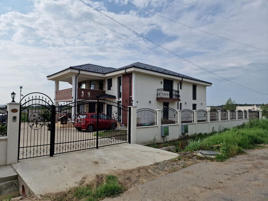 5. Etaj casă recent renovat, 5 camere + 
5. Etaj casă recent renovat,