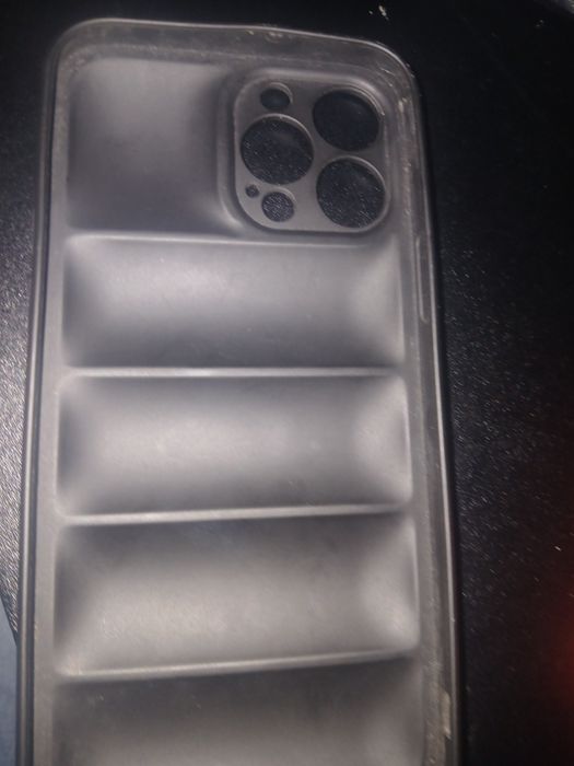 Vând 2 huse de iPhone 12 pro max/13