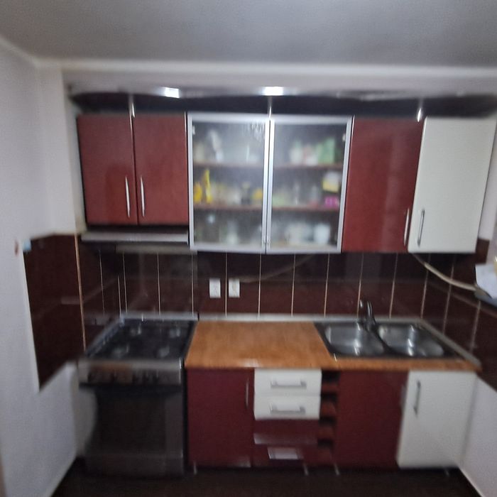 Vând mobilier de bucătărie +aragaz+chiuvetă  VÂND URGENT