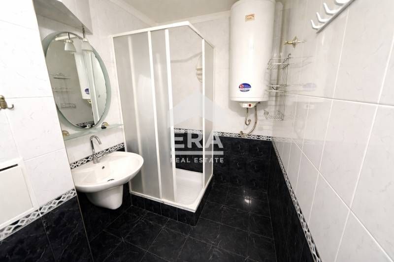 Продава се Тристаен апартамент в Бургас, Възраждане - 82 кв.м за 871 €/кв.м - Снимка #8