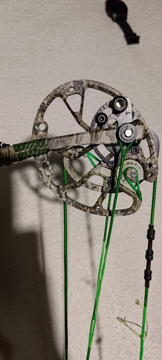 Arc compound ( arc cu scripeți ) APA King Cobra DG