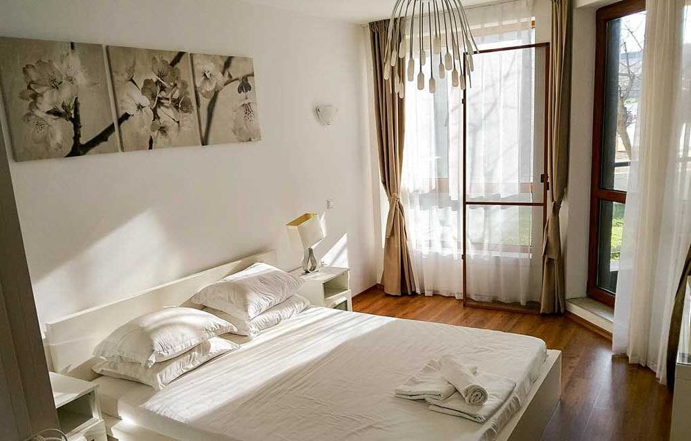 Стилен двустаен апартамент на брега на морето в Бяла