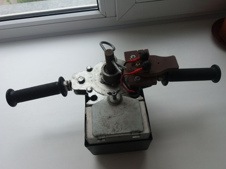 Электроледобур Ерш