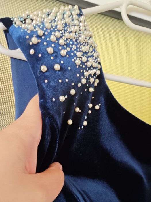 Rochie de catifea albastră