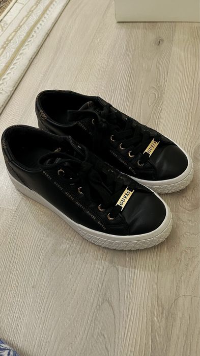 Продаю кеды от GUESS. ОРИГИНАЛ!
