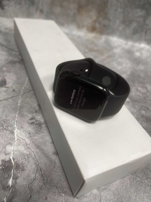 Часы Apple Watch 7